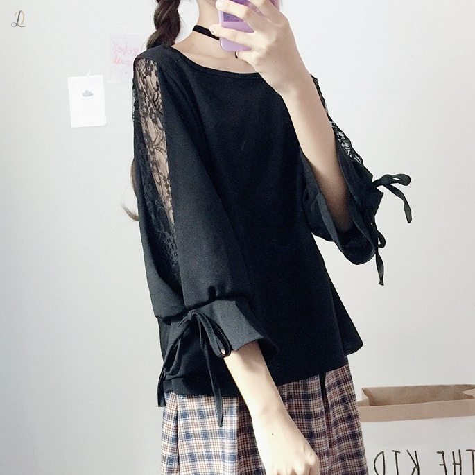 ブラックTシャツ+スカート