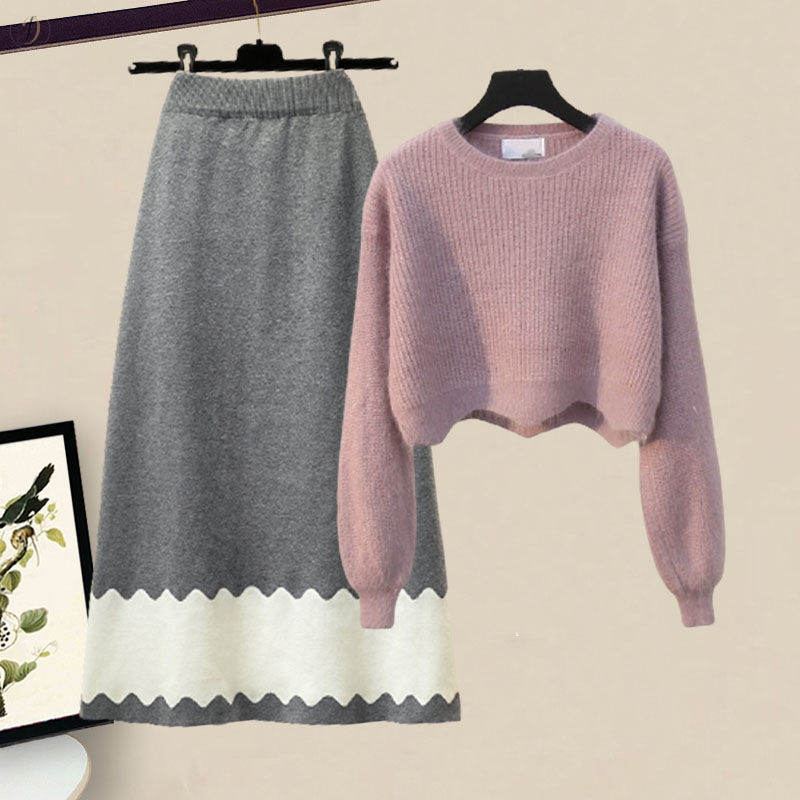 ピンク/セーター+グレー/スカート