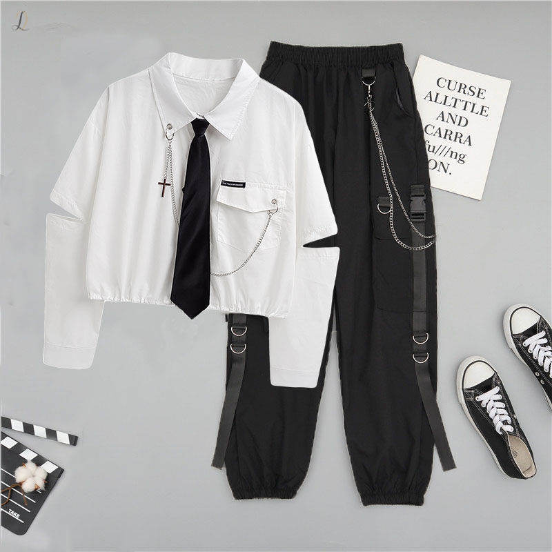ホワイト/シャツ＋ブラックパンツ