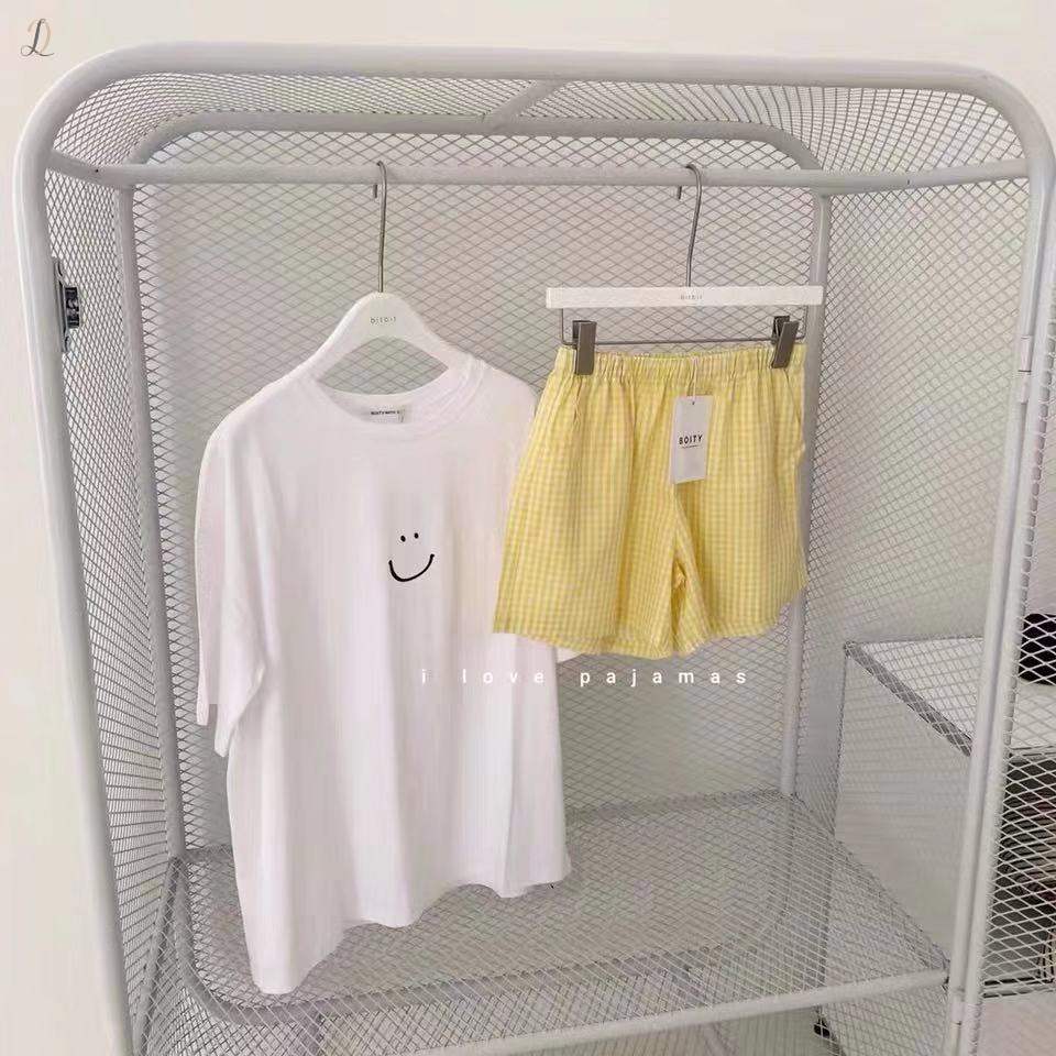 ホワイト/Tシャツ+イエロー/ショートパンツ