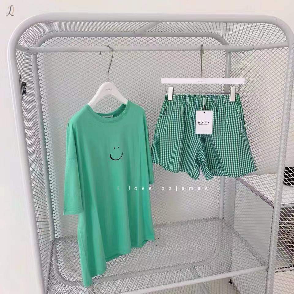 グリーン/Tシャツ+グリーン/ショートパンツ
