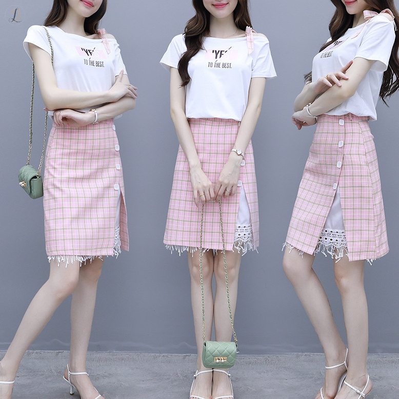 ホワイト/Tシャツ+ ピンク/スカート