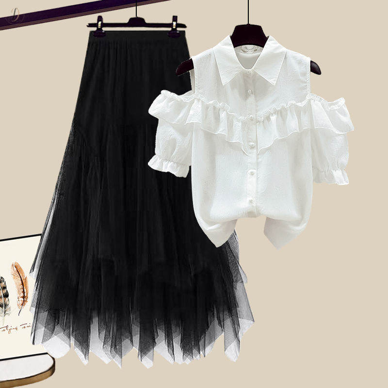 ホワイト/トップス+ブラック/スカート