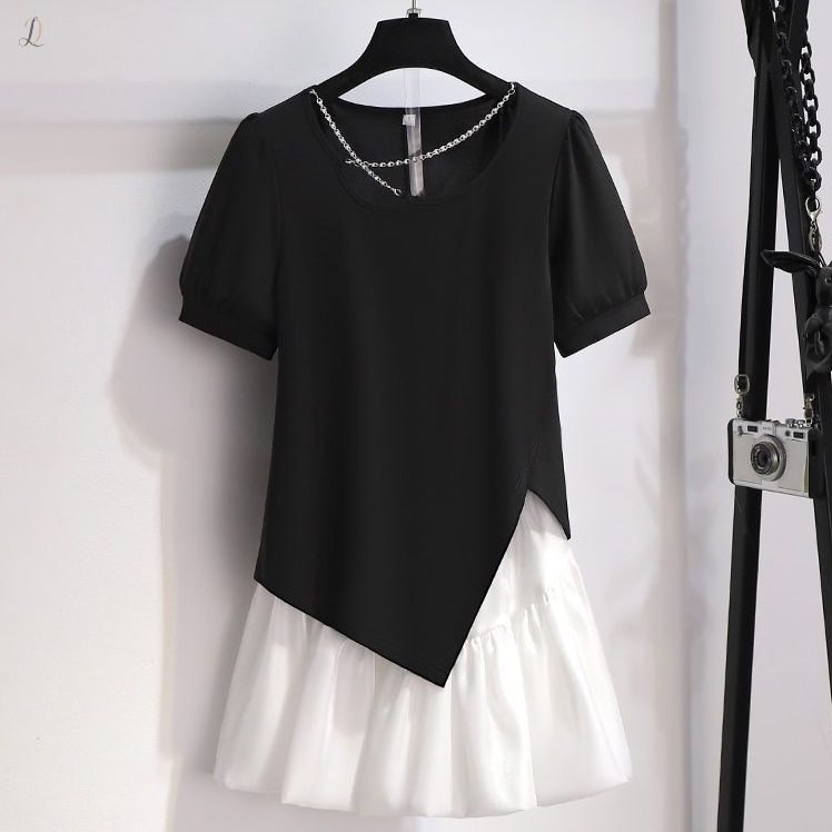 ブラック/Ｔシャツ+ホワイト/スカート