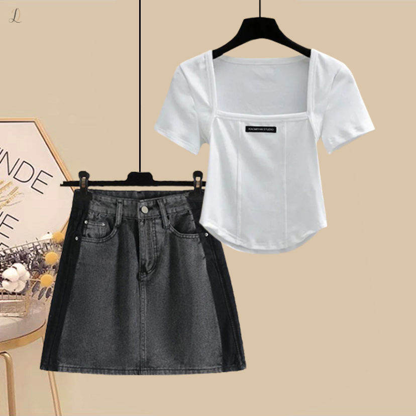 ホワイト/Tシャツ+グレー/スカート