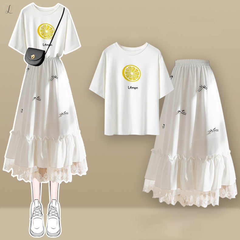 ホワイト/Tシャツ+アイボリー/スカート