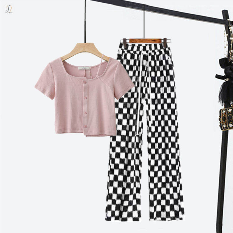 ピンク/Tシャツ+ブラック/カジュアルパンツ