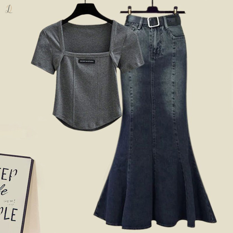 ダークグレー/Tシャツ+ブラック/スカート