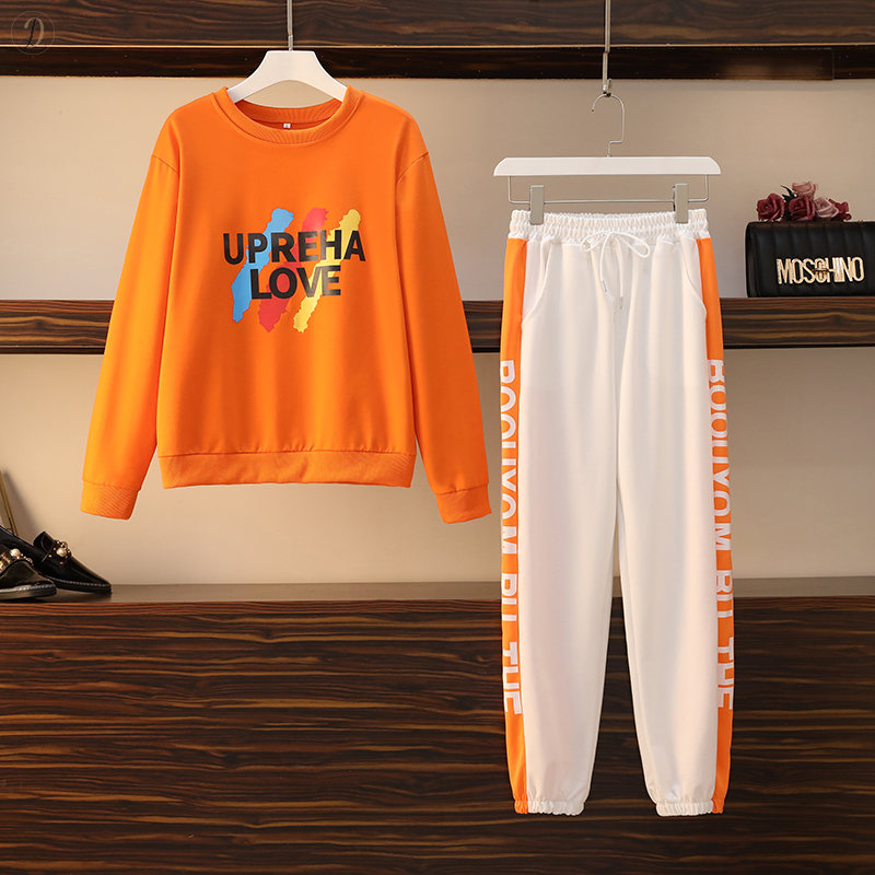 オレンジ/スウェット+ホワイト/パンツ
