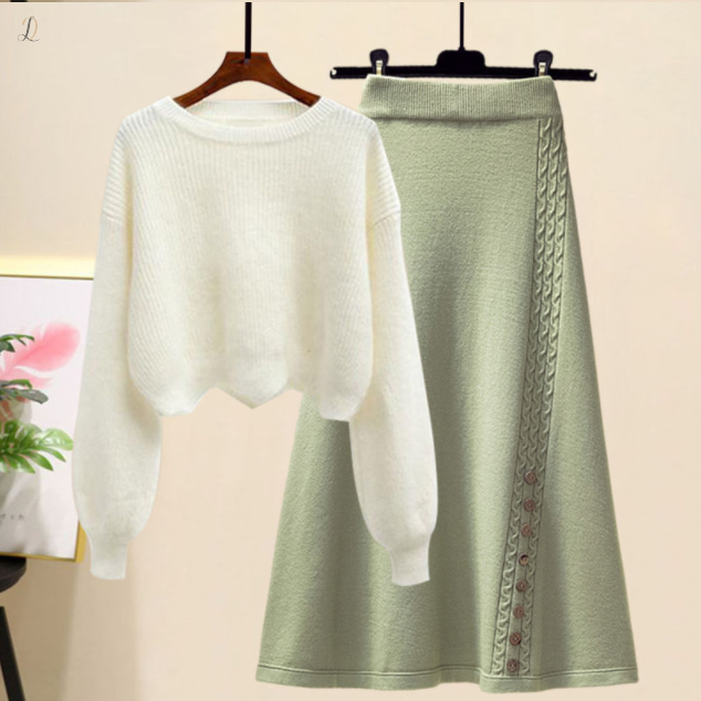 ホワイト/セーター+グリーン/スカート
