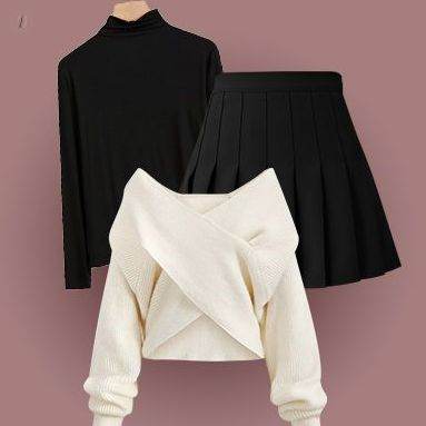 ブラック/カットソー+アイボリー/セーター+ブラック/スカート