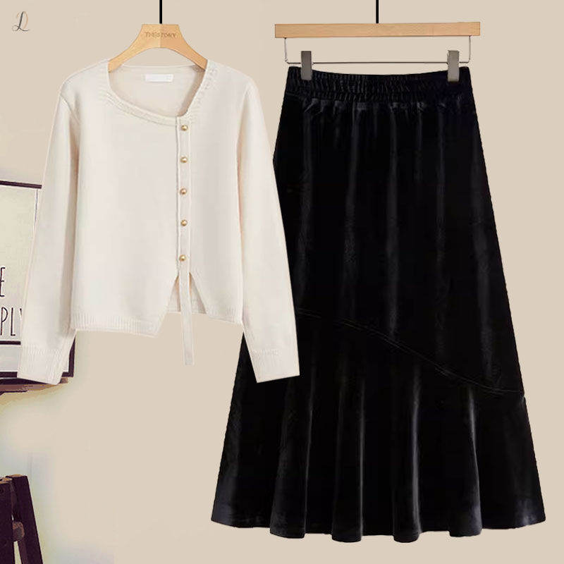 ホワイト//セーター+ブラック/スカート