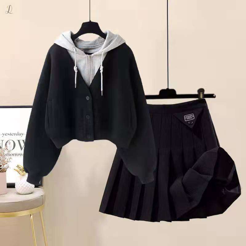 ブラック/トップス+ブラック/スカート